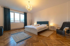 Lua Solis Apartment in the Old Town w/ Mt Tampa Views